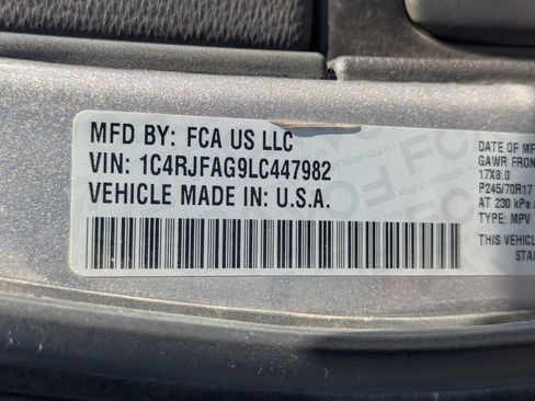 Used 2020 Jeep Grand Cherokee Laredo AWD/4WD image 35
