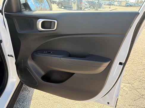 New 2026 Hyundai Venue SE image 14