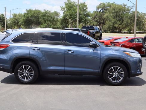 Used 2019 Toyota Highlander XLE FWD image 10