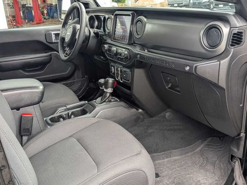 Used 2023 Jeep Wrangler Unlimited w/ Cold Weather Group AWD/4WD image 26