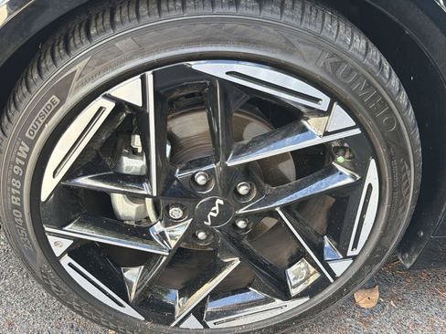 Certified 2025 Kia K4 GT-Line w/ GT-Line Premium Package FWD image 5