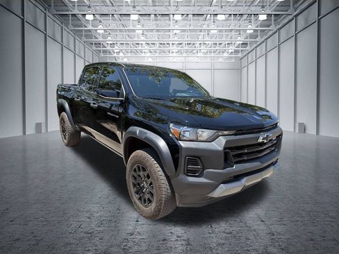 Used 2024 Chevrolet Colorado Trail Boss w/ Advanced Trailering Package AWD/4WD image 3
