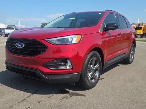Used 2022 Ford Edge SEL w/ Sport Appearance Package AWD/4WD image 2