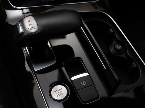 Used 2016 Audi A8 L 4.0T w/ Driver Assistance Package image 13