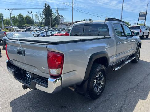 Used 2017 Toyota Tacoma TRD Off-Road w/ Tow Package AWD/4WD image 5