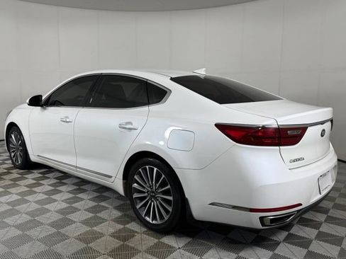Used 2017 Kia Cadenza Premium FWD image 4