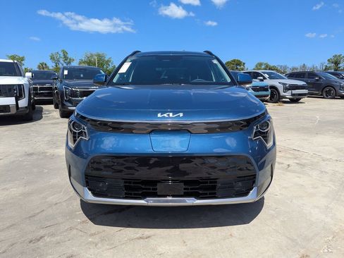 New 2026 Kia Niro Wind FWD image 3