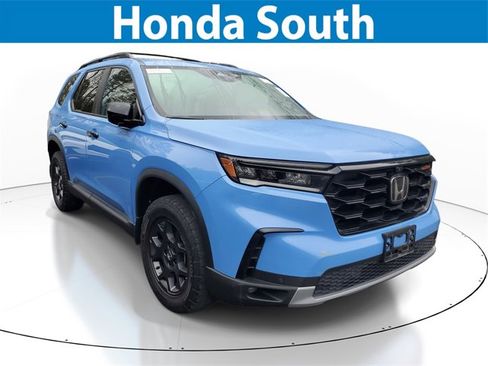 Used 2023 Honda Pilot TrailSport image 1