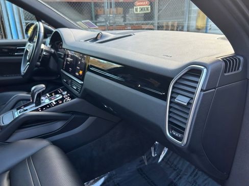 Used 2019 Porsche Cayenne image 27