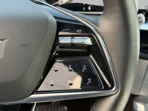 Used 2023 Cadillac Lyriq 2WD image 31