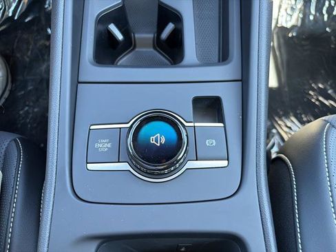 New 2025 Volkswagen Tiguan SE image 22