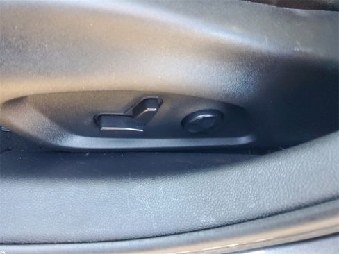 Used 2017 Jeep Compass Latitude w/ Popular Equipment Group image 15