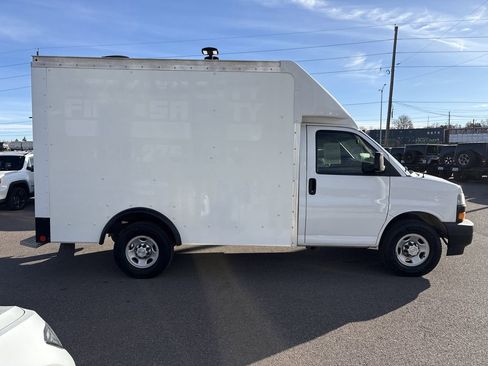 Used 2020 Chevrolet Express 3500 w/ Driver Convenience Package image 6