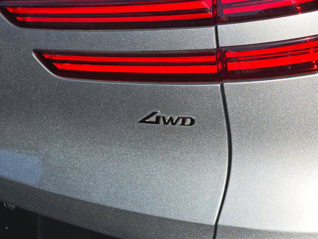 Used 2023 Genesis GV70 2.5T w/ Sport Prestige Package AWD/4WD image 8