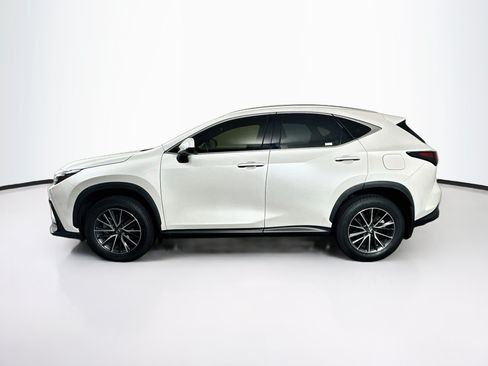 Used 2024 Lexus NX 250 FWD w/ Towing Package (2000 Lbs) image 4