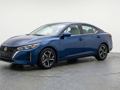 Used 2025 Nissan Sentra SV image 3