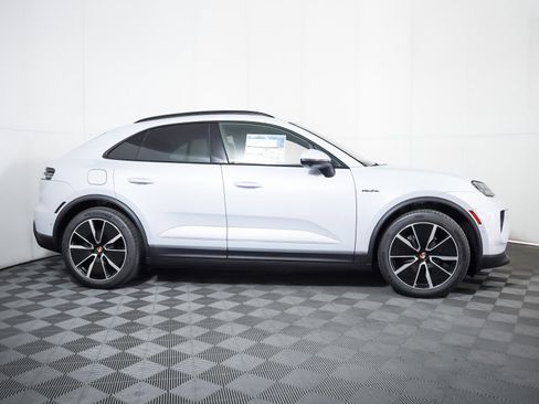 New 2026 Porsche Macan Electric image 9