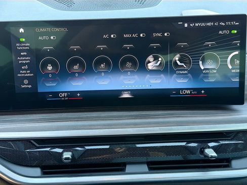 Used 2023 BMW X7 xDrive40i w/ Premium Package image 36