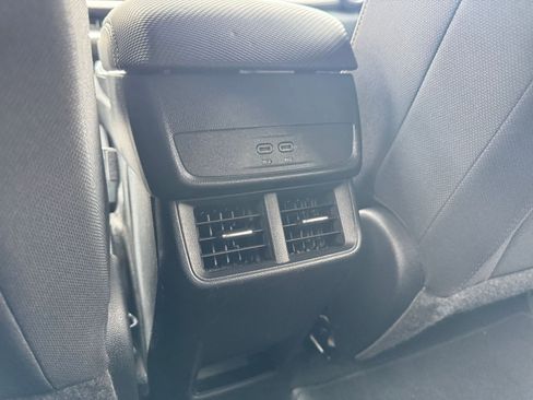 Used 2025 Chevrolet Equinox LT image 23