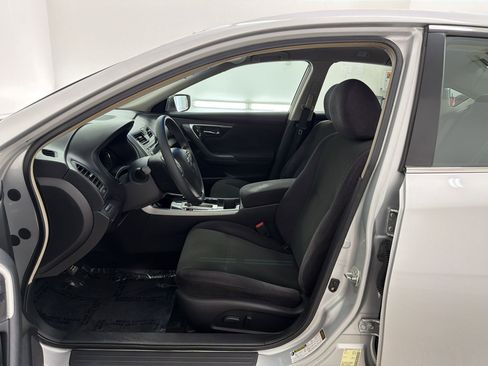 Used 2013 Nissan Altima 2.5 S FWD image 5