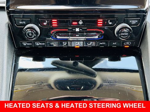 Used 2023 Jeep Grand Cherokee L Limited w/ Black Appearance Package AWD/4WD image 5