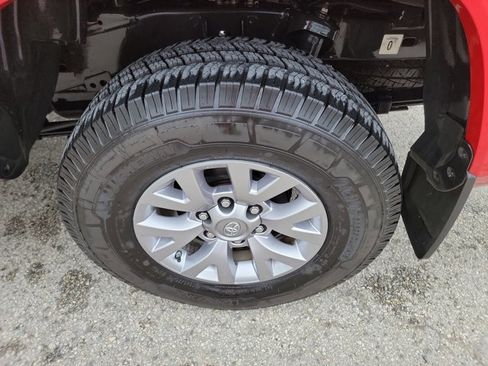 Used 2016 Toyota Tacoma SR5 w/ SR5 Appearance Package (SN) RWD image 12