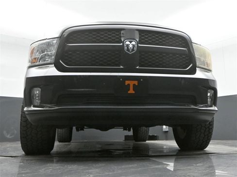 Used 2018 RAM 1500 Express w/ Express Value Package image 30