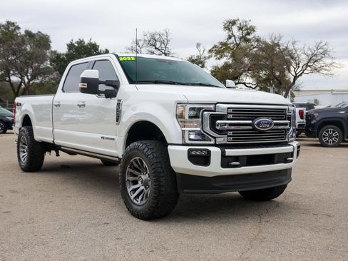 Used 2022 Ford F350 Limited image 6