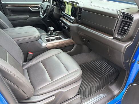 Certified 2025 Chevrolet Silverado 1500 RST AWD/4WD image 31