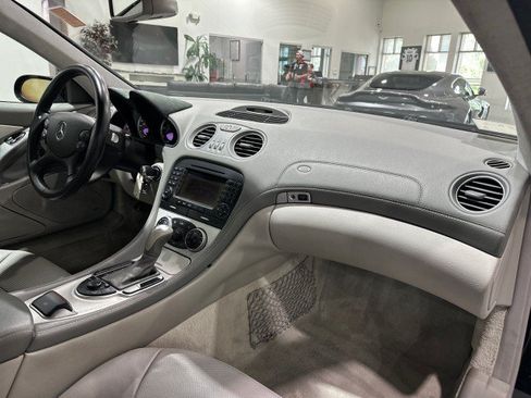 Used 2005 Mercedes-Benz SL 55 AMG image 39
