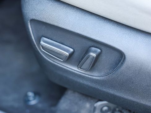 Certified 2024 Toyota Sienna LE image 10