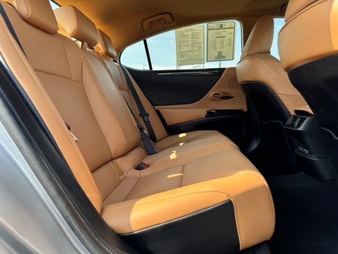 Used 2023 Lexus ES 350 w/ Accessory Package (Z1) FWD image 12