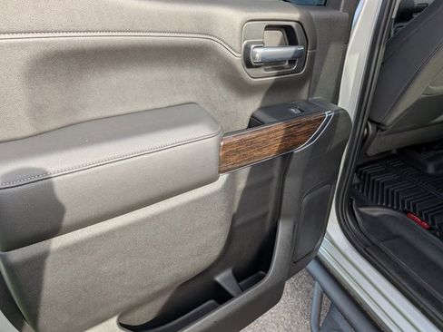 Used 2019 GMC Sierra 1500 SLE image 12