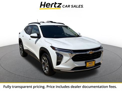 Used 2025 Chevrolet Trax LT FWD image 1