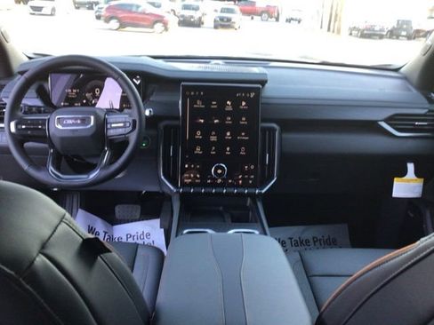 New 2026 GMC Acadia AT4 w/ LPO, Floor Liner Package AWD/4WD image 8