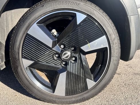 Certified 2025 Nissan Kicks SR w/ Illumination Package image 8