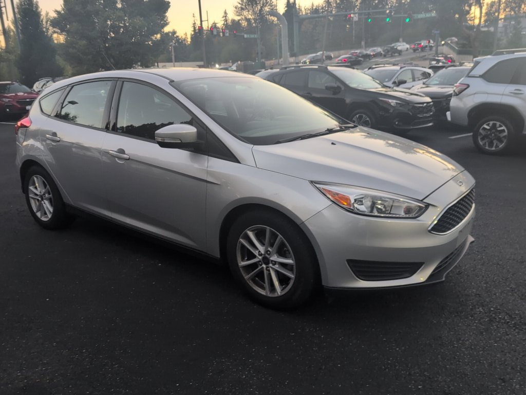 Used 2017 Ford Focus SE FWD image 3