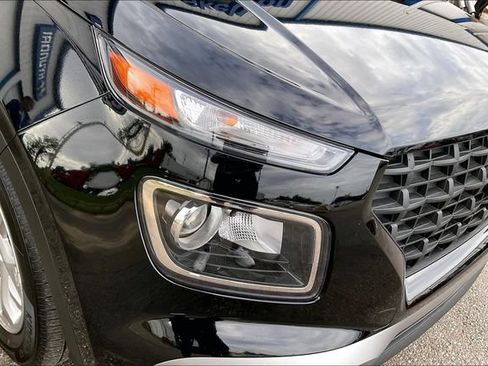 Certified 2026 Hyundai Venue SE FWD image 30
