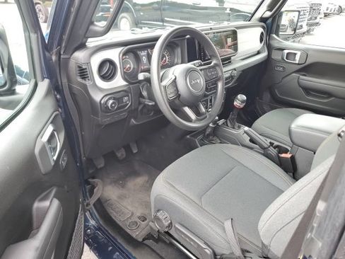 Used 2025 Jeep Wrangler Sport AWD/4WD image 12