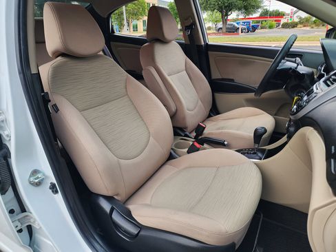 Used 2017 Hyundai Accent SE image 13