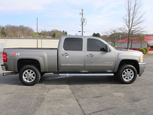Used 2013 Chevrolet Silverado 3500 LT w/ Interior Plus Package image 6