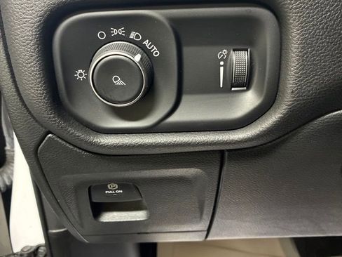 Used 2024 RAM 1500 Laramie AWD/4WD image 13