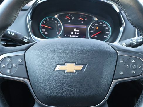 Used 2023 Chevrolet Traverse LT FWD image 17