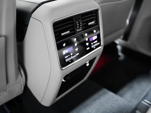 Used 2023 Porsche Cayenne GTS image 31