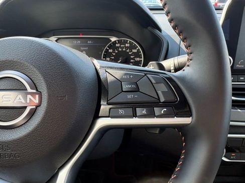 Used 2025 Nissan Altima 2.5 SR image 38