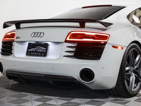 Used 2015 Audi R8 V8 w/ Extended Leather Package image 8