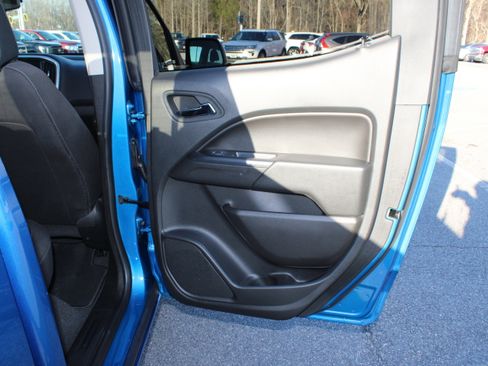 Used 2022 Chevrolet Colorado LT w/ LT Convenience Package image 14