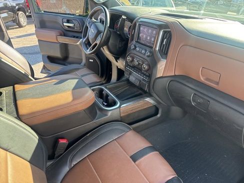 Used 2023 Chevrolet Silverado 2500 High Country w/ Technology Package image 12