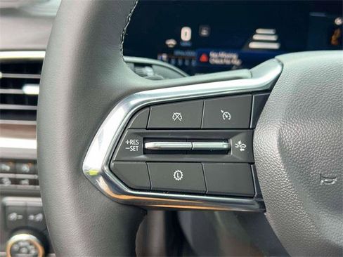 Used 2025 Chevrolet Suburban LT w/ Comfort Package image 18