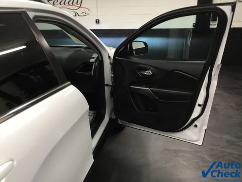Used 2020 Jeep Cherokee Limited AWD/4WD image 41